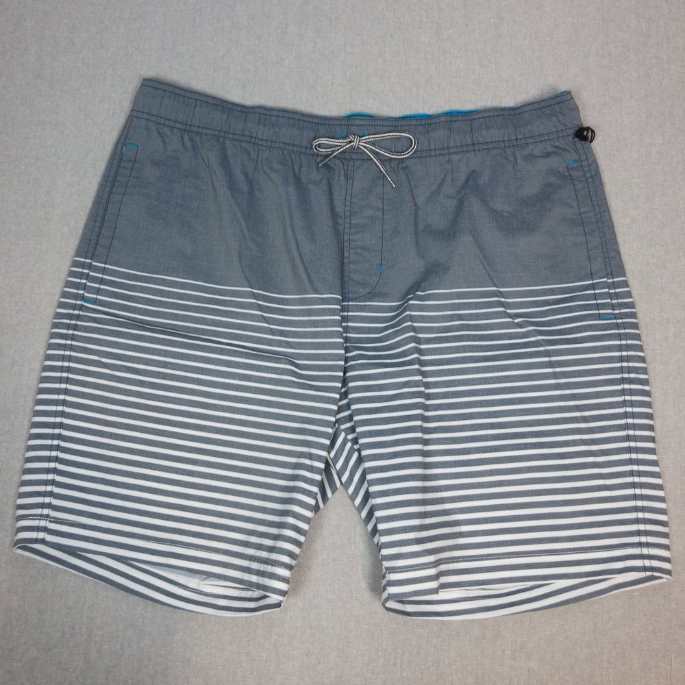 7.5" Gray White Striped Whodat Board Shorts XXL - Picture 3 of 8